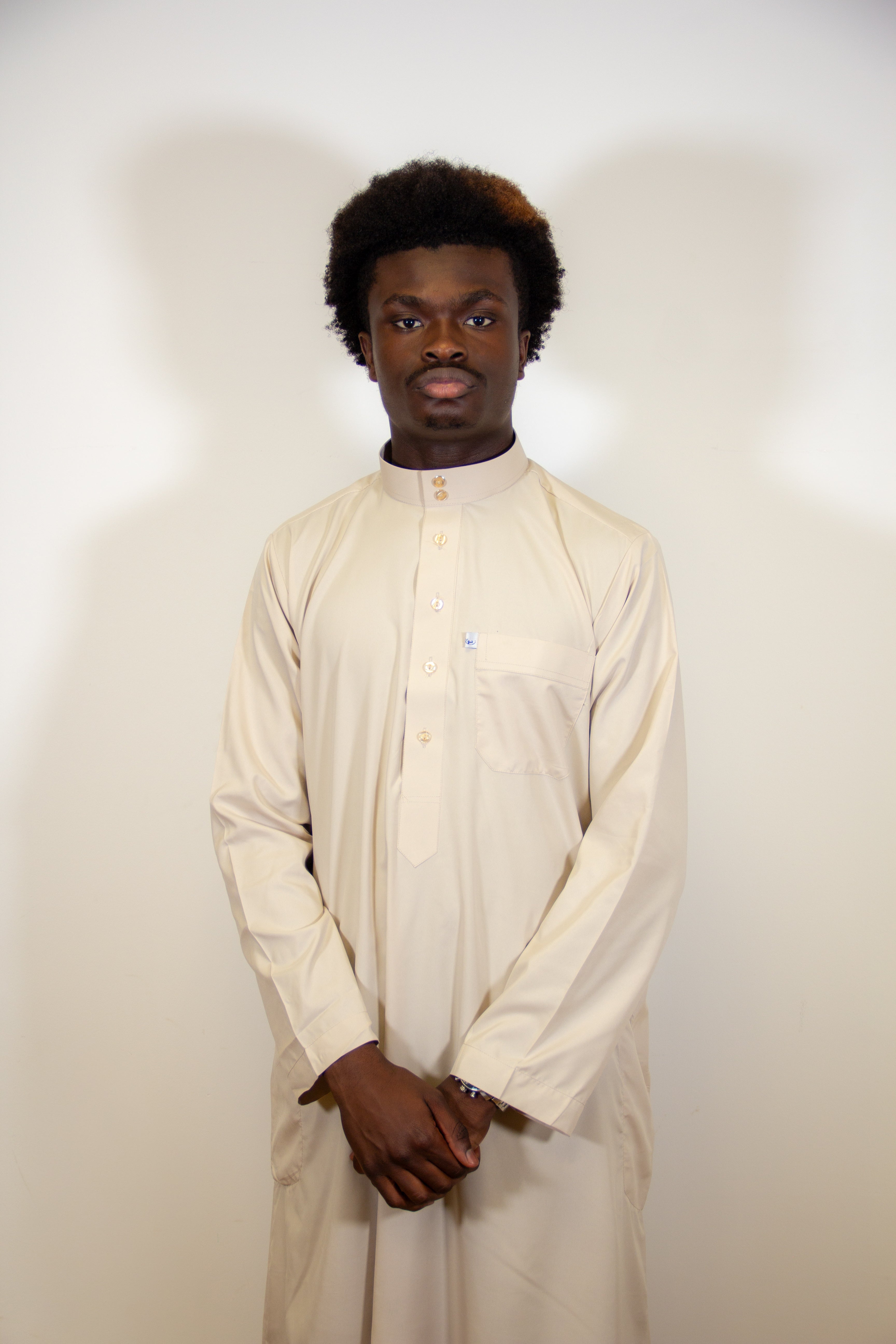 Qamis Nabil ( Saoudien )