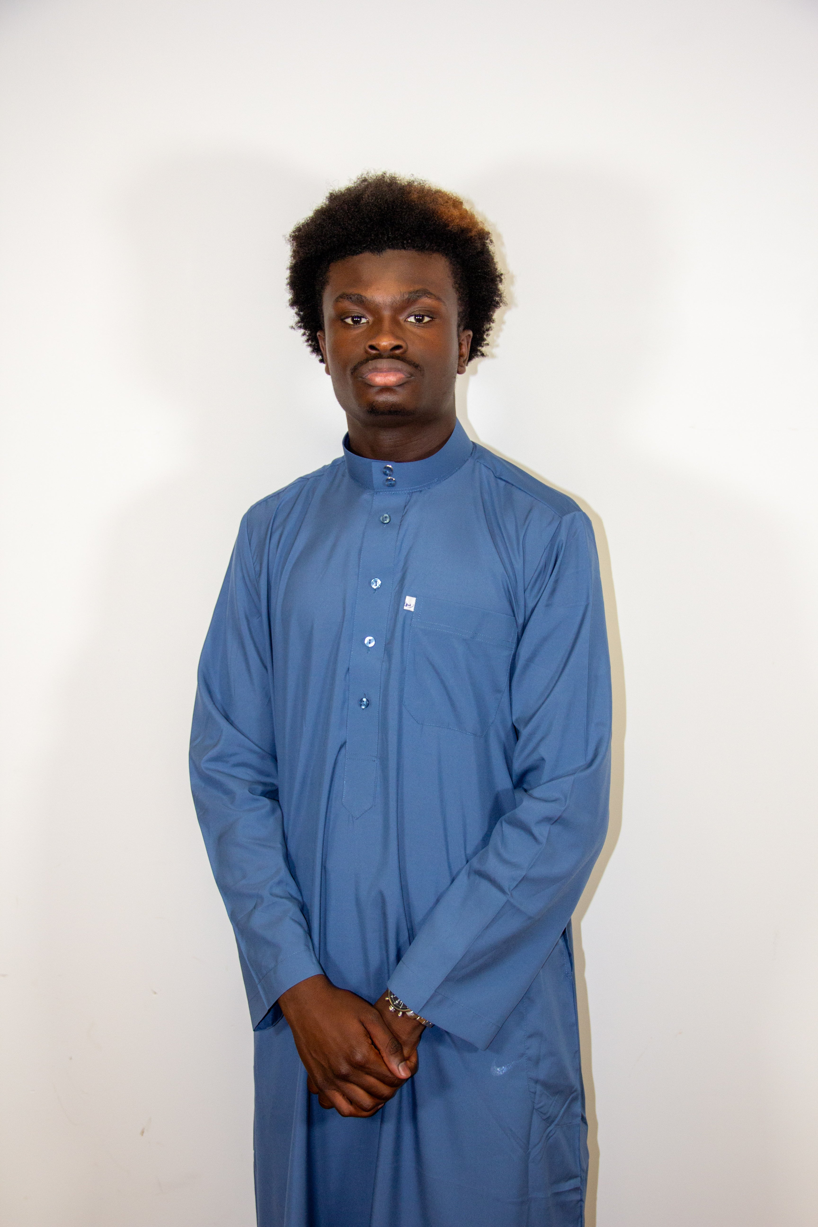 Qamis Nabil ( Saoudien )