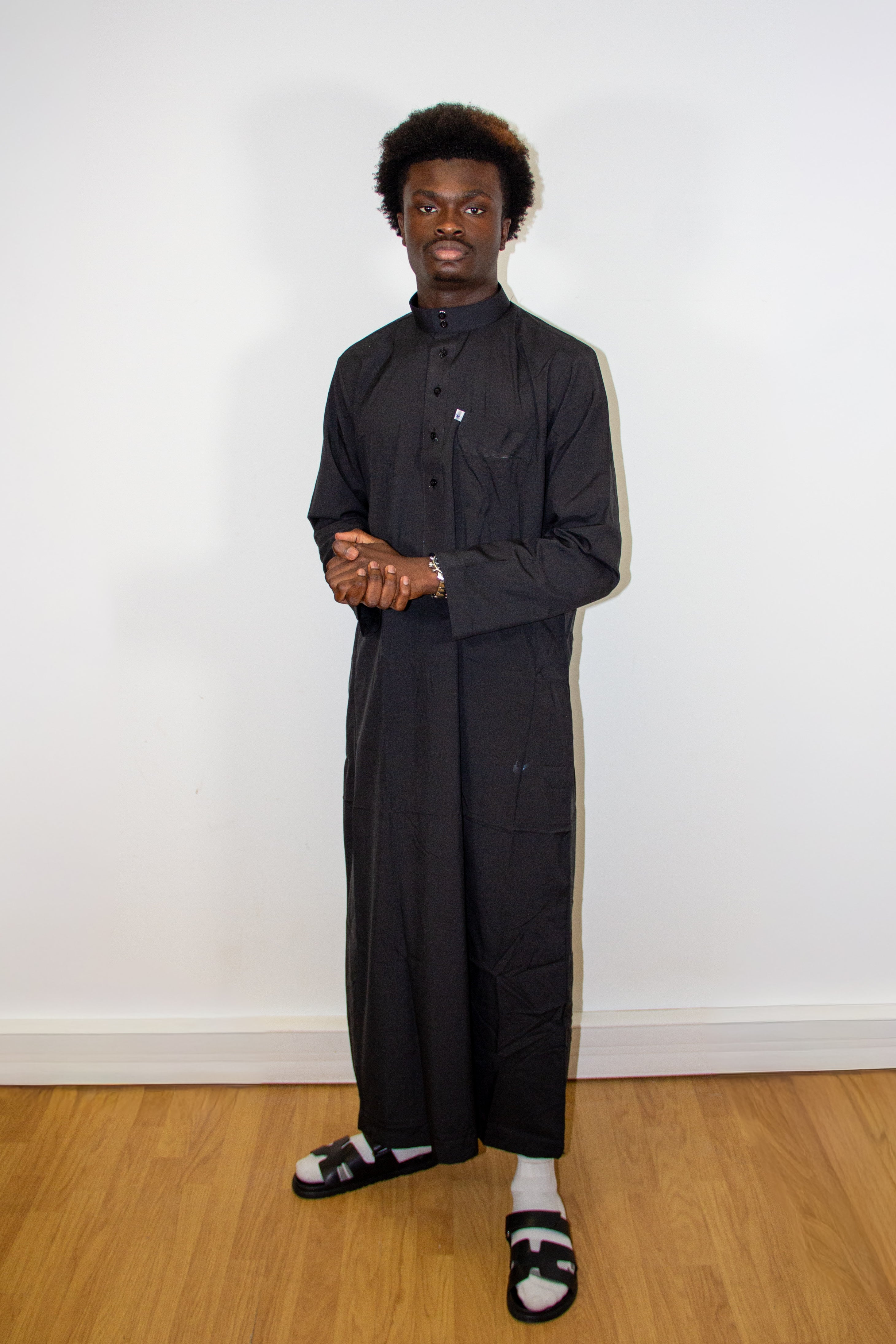 Qamis Nabil ( Saoudien )