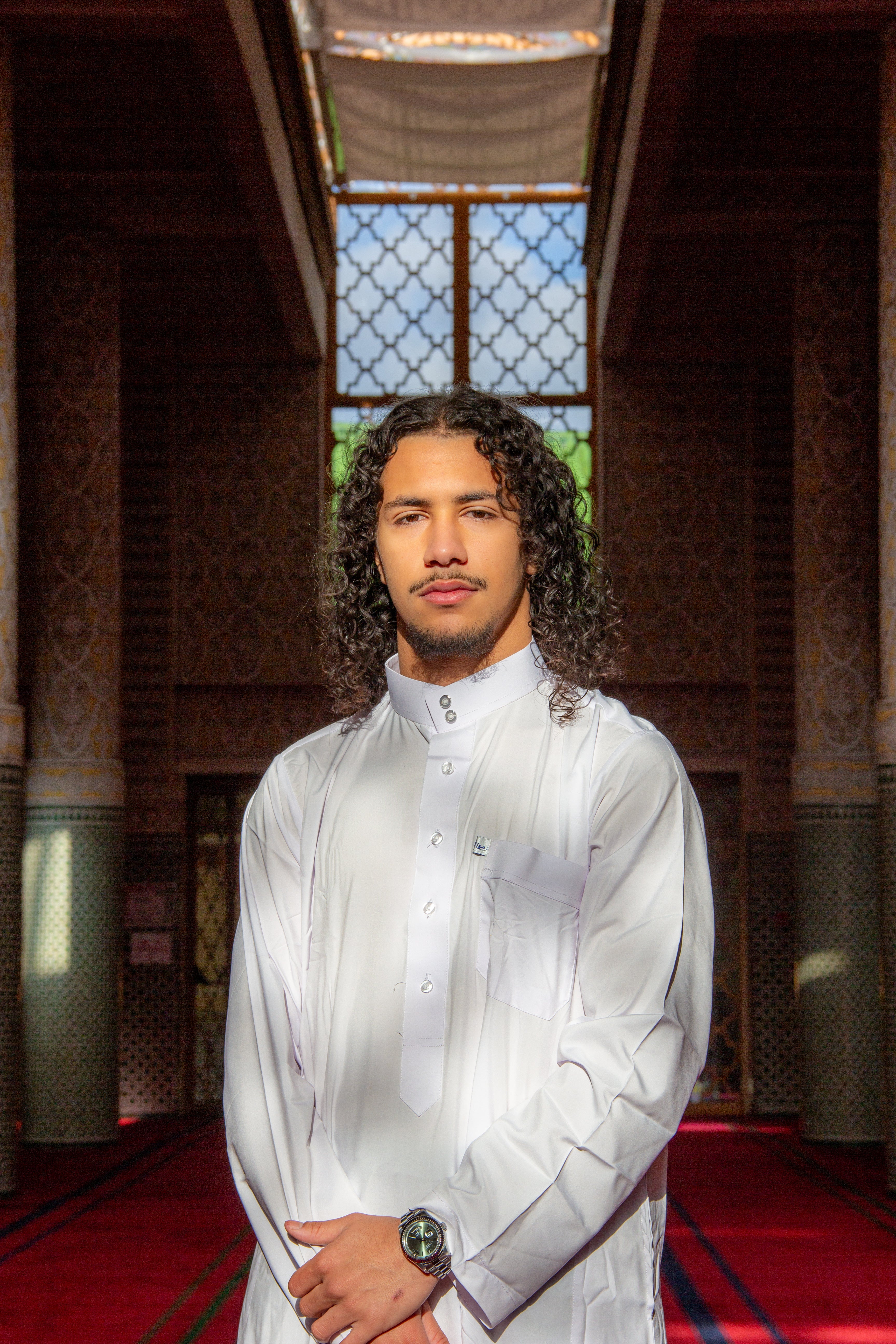 Qamis Nabil ( Saoudien )