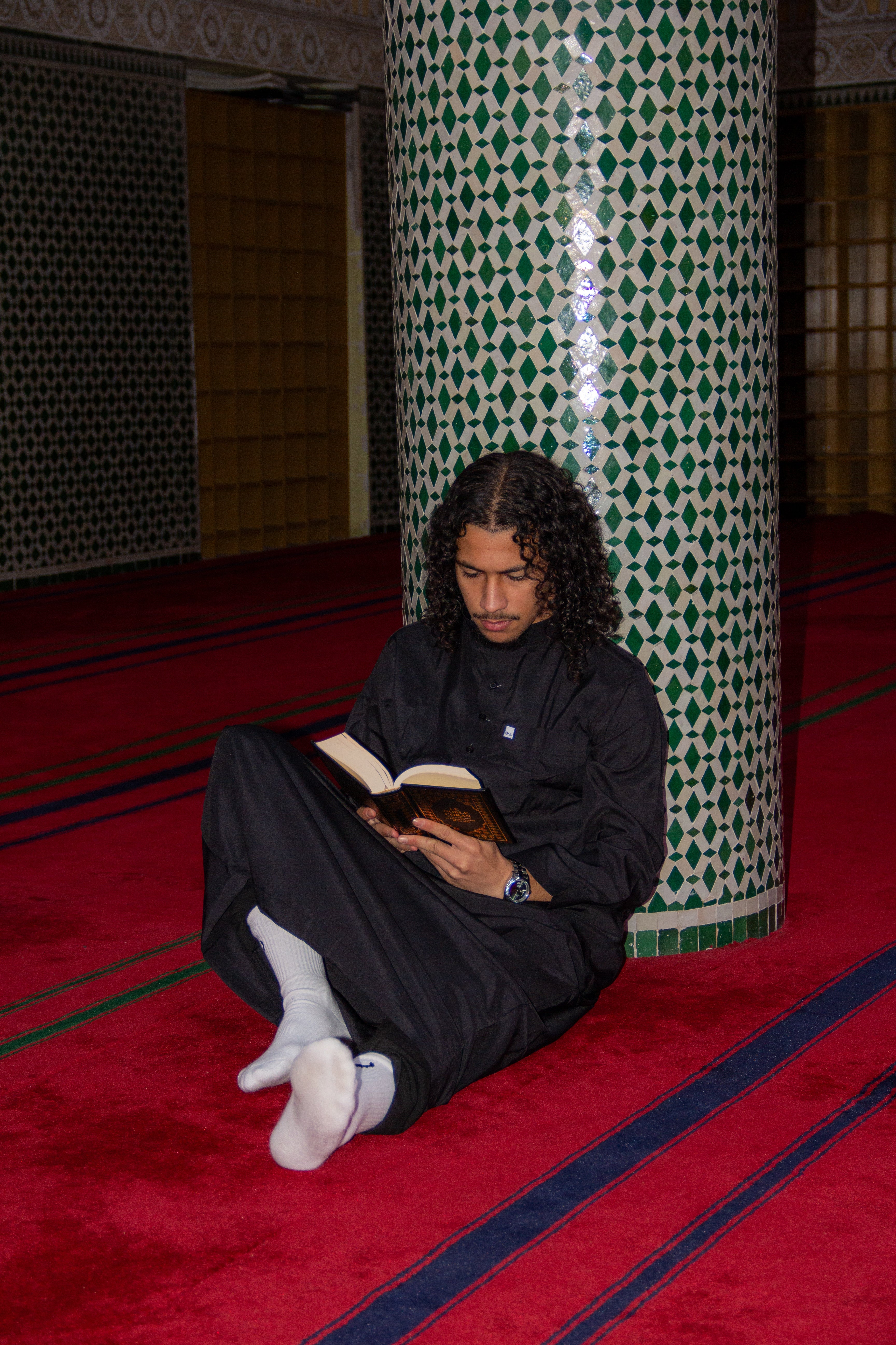 Qamis Nabil ( Saoudien )